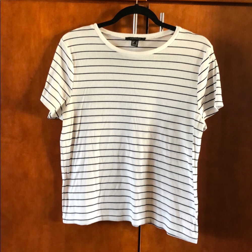 Short sleeve tshirt. Size 16 / M. Worn few times